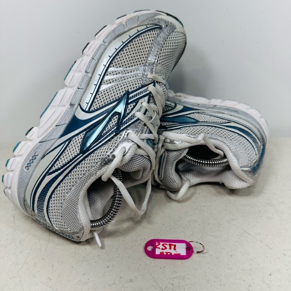 Brooks Addiction 10 White Gray Blue Running Shoes Sneakers Women's 8.5M